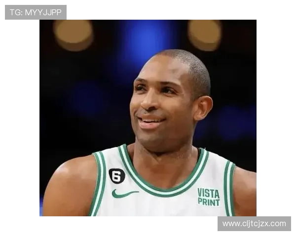 艾顿内线强打霍福德力量不足脚步混乱被判走步暴露技术短板